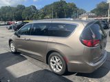 Used 2018 Chrysler Pacifica Touring-L Plus w/ Advanced Safetytec Group image 3