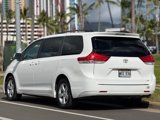 Used 2011 Toyota Sienna LE w/ Towing Pkg image 3