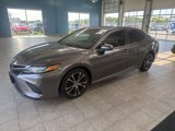 Used 2018 Toyota Camry SE image 2