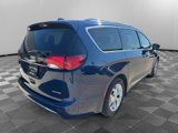 Used 2020 Chrysler Pacifica Limited image 3