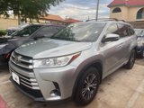 Used 2018 Toyota Highlander LE image 3