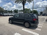 Used 2018 Volkswagen Tiguan SE w/ Panoramic Sunroof Package image 4