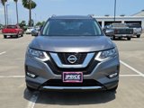 Used 2017 Nissan Rogue SL image 2
