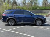 Used 2022 Nissan Pathfinder SV image 2