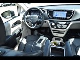 Used 2023 Chrysler Pacifica Touring-L image 5