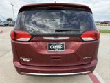 Used 2019 Chrysler Pacifica Limited image 4