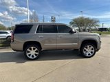 Used 2018 Cadillac Escalade Luxury image 4