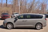 Used 2023 Chrysler Pacifica Touring-L image 5