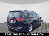 Used 2022 Chrysler Pacifica Touring-L image 4