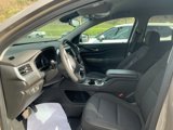 Used 2022 GMC Acadia SLE w/ Driver Convenience Package image 5