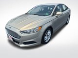 Used 2015 Ford Fusion SE image 2