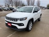 Used 2022 Jeep Compass Latitude image 3