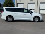 Used 2023 Chrysler Pacifica Touring-L image 2
