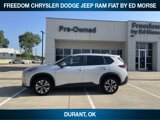 Used 2023 Nissan Rogue SV image 2