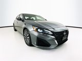 Used 2024 Nissan Altima 2.5 SV image 3