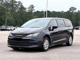Used 2023 Chrysler Voyager LX image 4