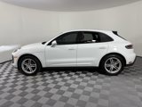 Certified 2023 Porsche Macan image 2