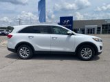 Used 2017 Kia Sorento LX w/ LX Convenience Package image 2