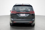 Used 2022 Chrysler Pacifica Touring-L image 4