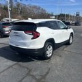 Used 2024 GMC Terrain SLE image 5