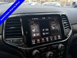 Used 2022 Jeep Grand Cherokee Laredo X image 3