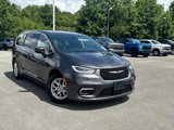Used 2023 Chrysler Pacifica Touring-L image 2