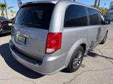 Used 2017 Dodge Grand Caravan SXT image 2