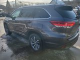 Used 2017 Toyota Highlander XLE image 3