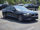 Used 2020 Volvo S60 T5 Momentum image 2