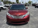 Used 2017 Toyota Sienna XLE image 4