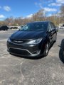 Used 2019 Chrysler Pacifica Limited image 3