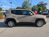 Used 2016 Jeep Renegade Latitude image 3