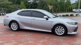 Used 2019 Toyota Camry LE image 3