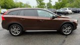 Used 2018 Volvo V60 T5 Cross Country w/ Convenience Package image 6