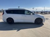 Certified 2022 Chrysler Pacifica Touring-L image 5