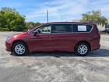 Used 2022 Chrysler Voyager LX image 4
