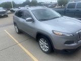 Used 2016 Jeep Cherokee Latitude image 2