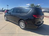 Used 2022 Chrysler Pacifica Touring-L image 3