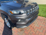 Used 2022 Jeep Compass Latitude image 4