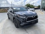 Used 2021 Toyota Highlander XLE image 3