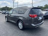 Used 2017 Chrysler Pacifica Touring-L image 6