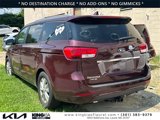 Used 2017 Kia Sedona LX w/ LX Essentials Premium Package image 3