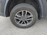 Used 2019 Jeep Grand Cherokee Laredo w/ Laredo X Package image 6