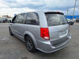 Used 2015 Dodge Grand Caravan SE image 5