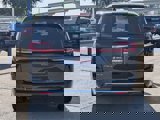 Used 2023 Chrysler Pacifica Touring-L image 5