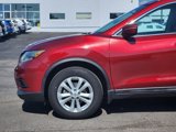 Used 2014 Nissan Rogue SV image 2