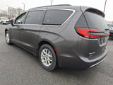 Used 2022 Chrysler Pacifica Touring-L image 4