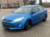 Used 2012 Ford Focus SE w/ SE Winter Pkg image 2