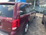 Used 2018 Dodge Grand Caravan SXT w/ Driver Convenience Group image 4