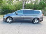Used 2023 Chrysler Pacifica Touring-L image 2
